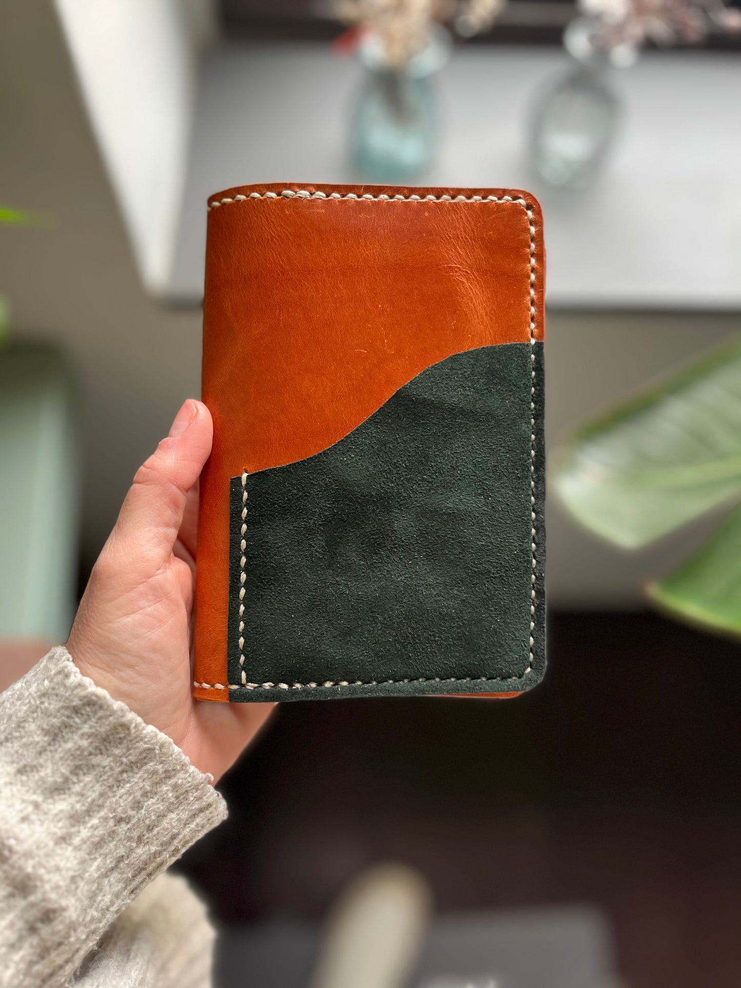 Pocket size with an inside leather_2