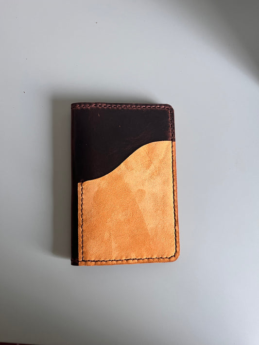 Pocket size with an inside leather