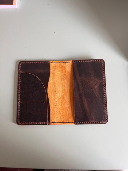 Pocket size with an inside leather