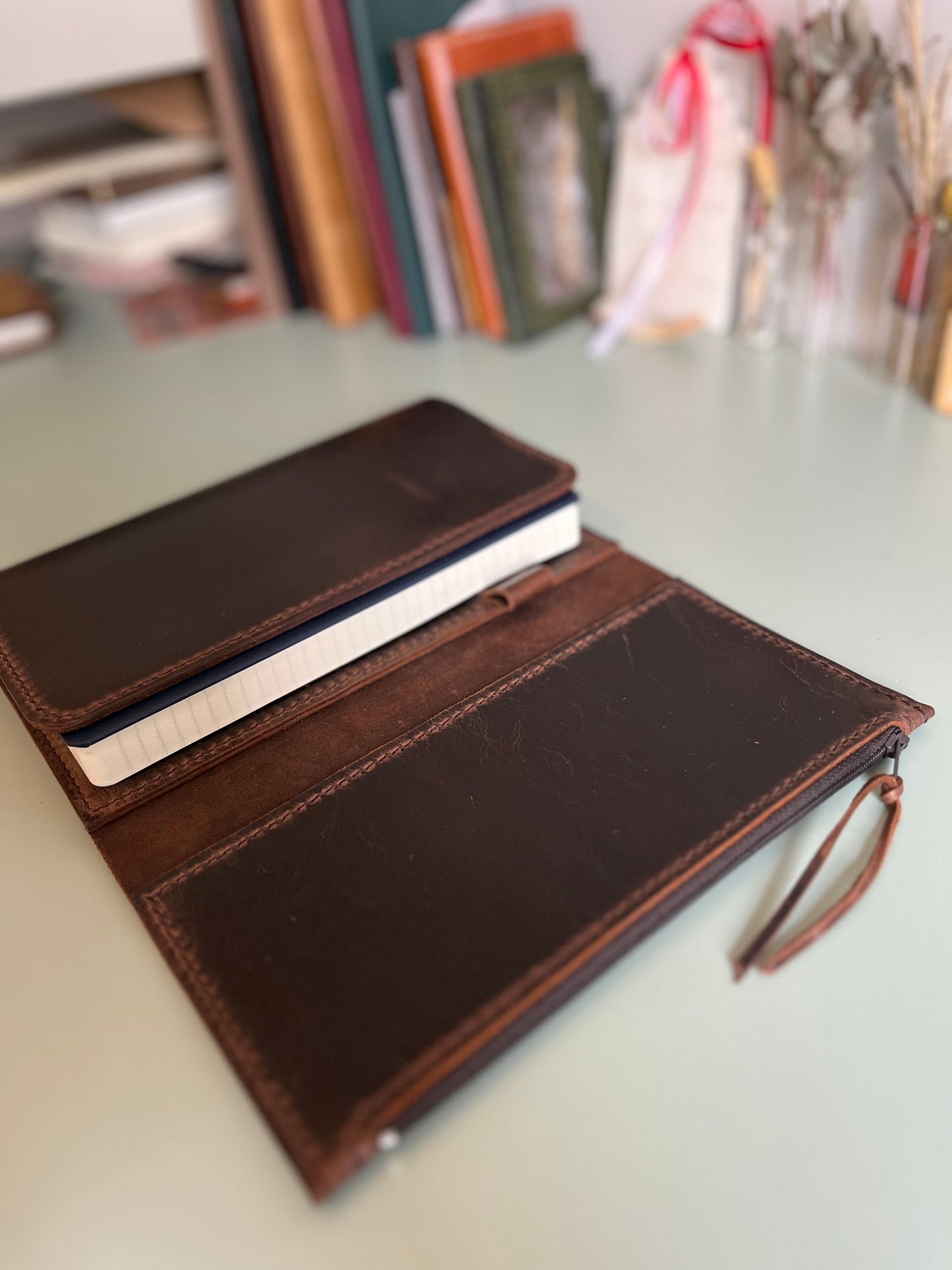 A5 slim cover with wide pen case